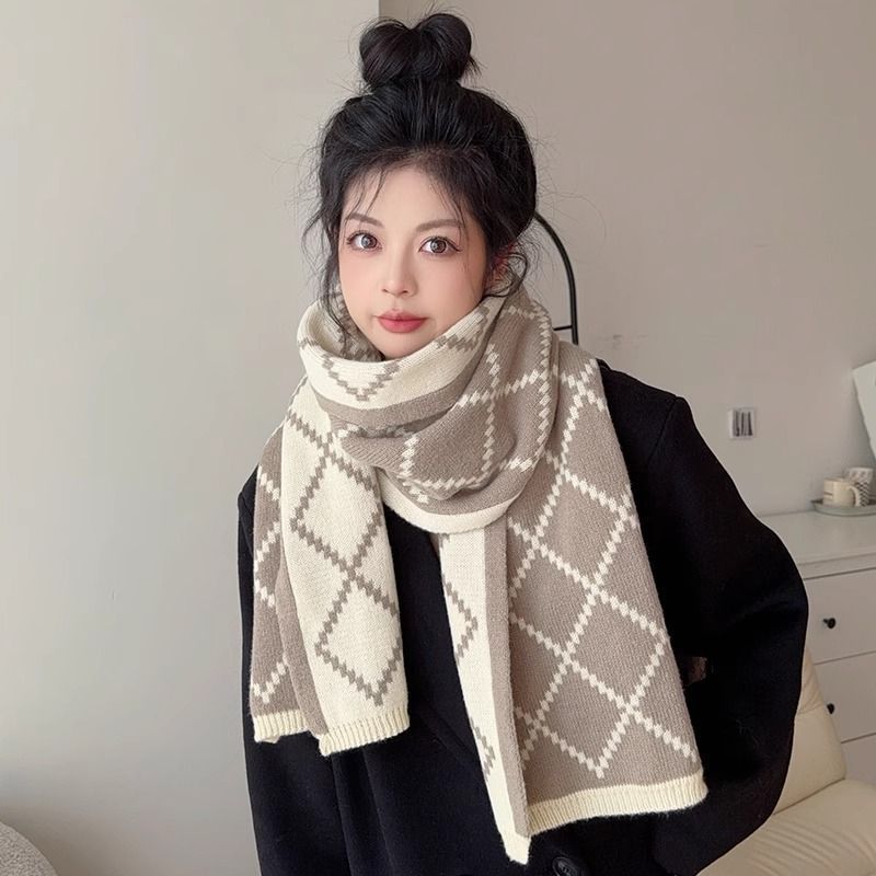 Diamond Plaid Wool Scarf for Winter